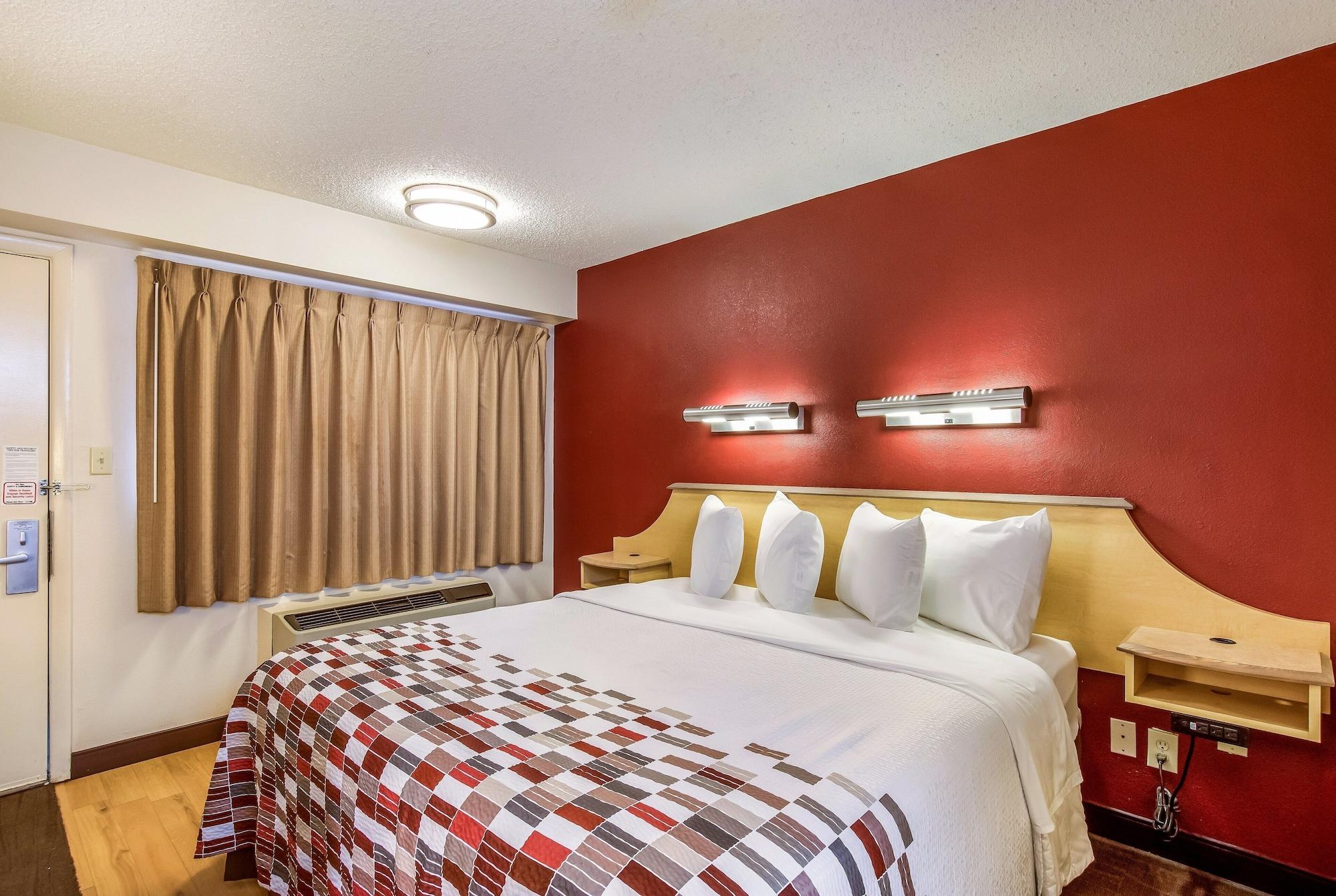 Red Roof Inn Detroit - Plymouth/Canton Экстерьер фото