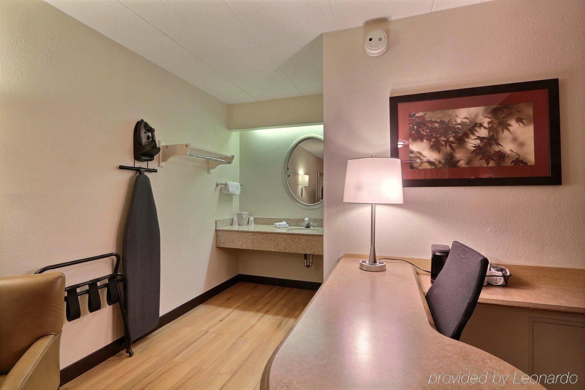 Red Roof Inn Detroit - Plymouth/Canton Экстерьер фото