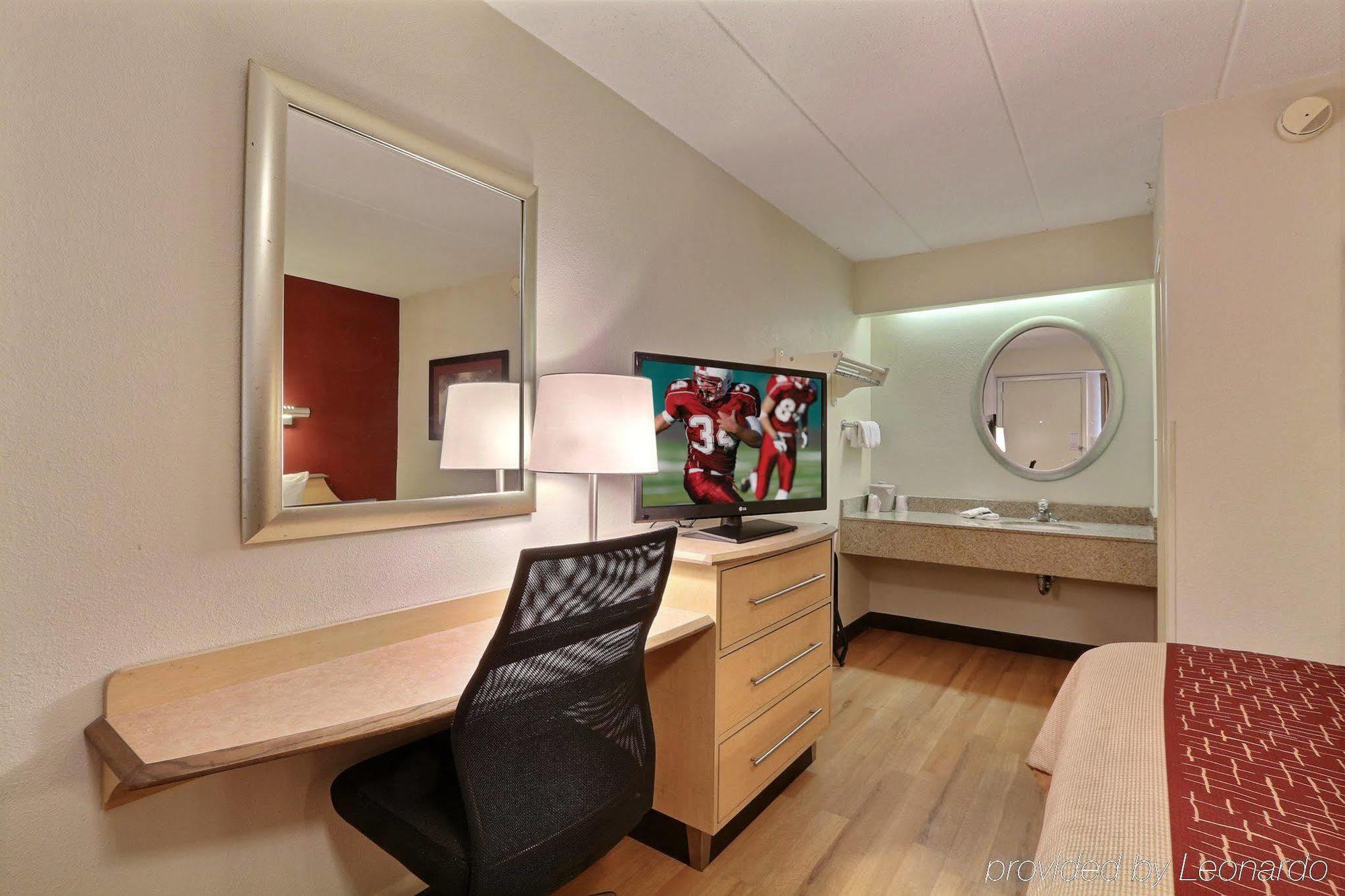 Red Roof Inn Detroit - Plymouth/Canton Экстерьер фото