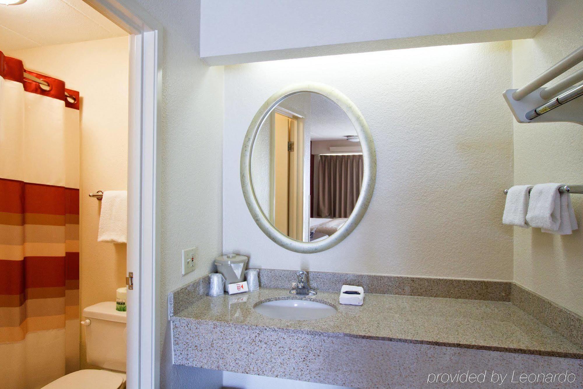 Red Roof Inn Detroit - Plymouth/Canton Экстерьер фото