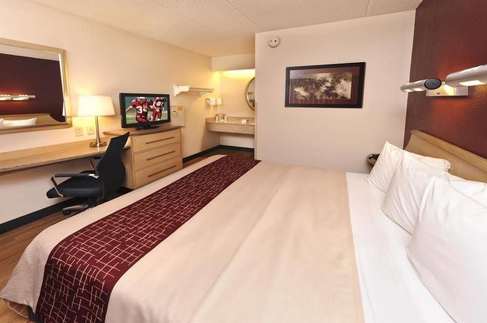 Red Roof Inn Detroit - Plymouth/Canton Экстерьер фото